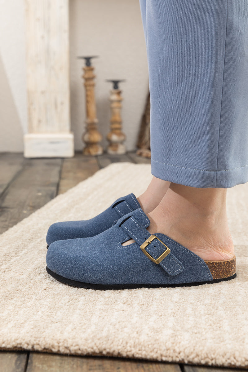 Beautifully Finished Garment in a Timeless Design