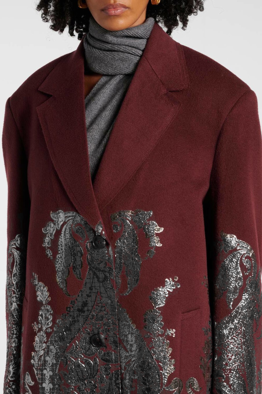 Effortlessly Elegant Garment with a Timeless Design
