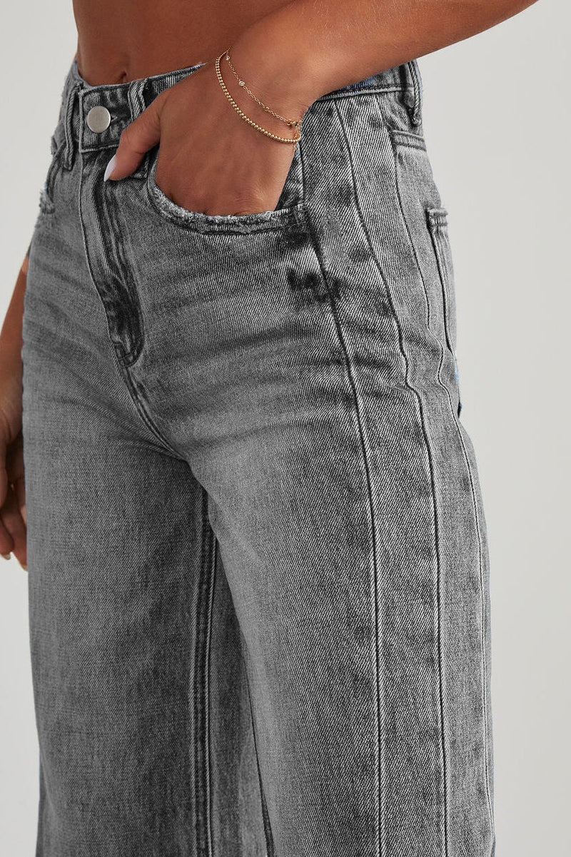 Effortlessly Elegant Garment with a Timeless Design