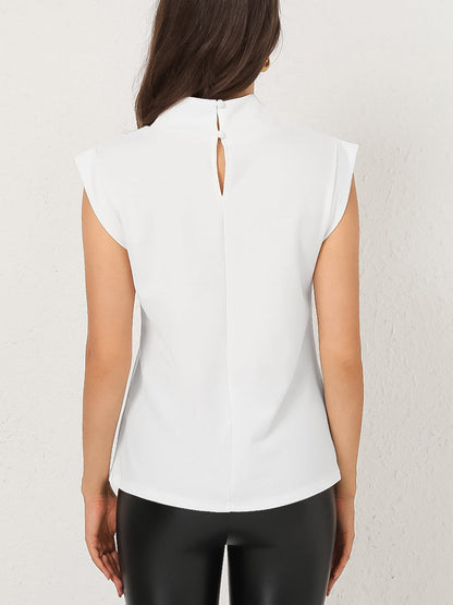 Well Tailored Blouse with a Graceful Silhouette
