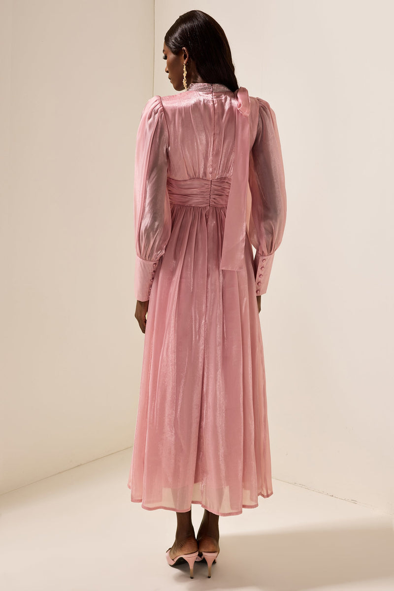 Beautifully Finished Dress in a Timeless Design