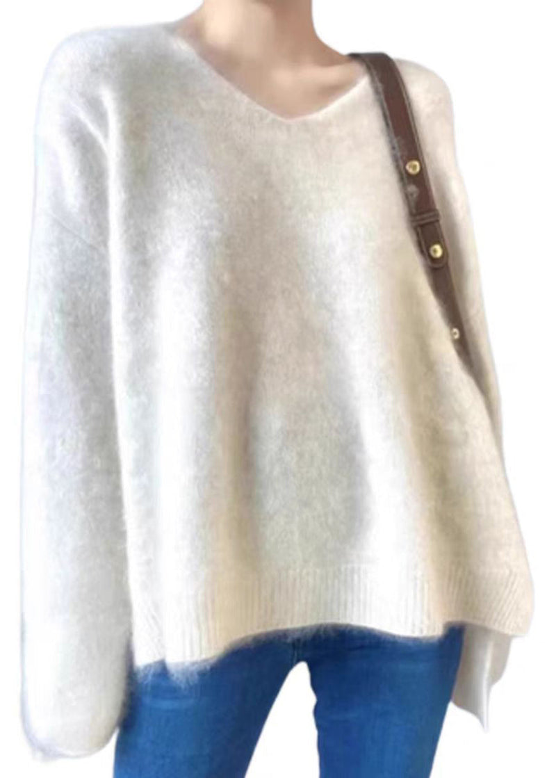 Well Tailored Sweater with a Graceful Silhouette
