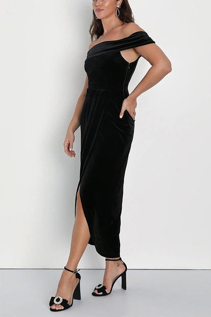 Beautifully Finished Dress in a Timeless Design