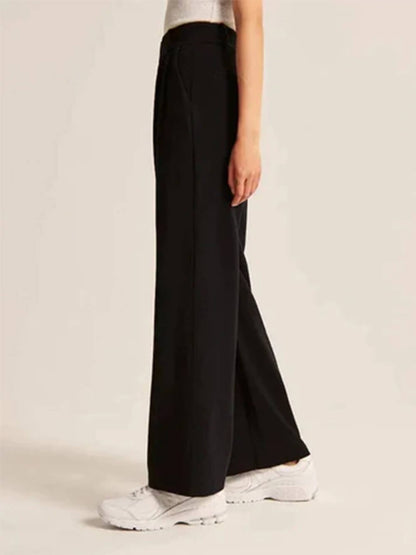 Well Tailored Pants with a Graceful Silhouette