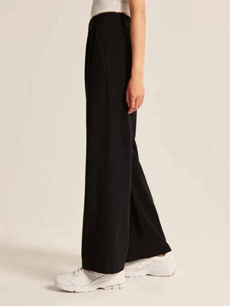 Well Tailored Pants with a Graceful Silhouette