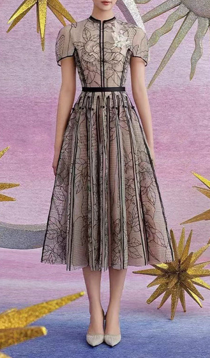 Polished Dress with an Effortless Classic Look