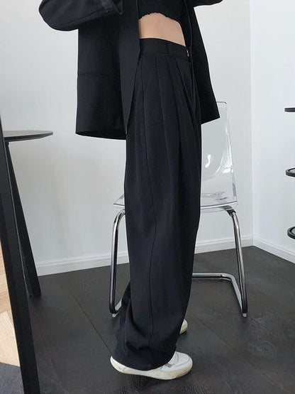 Classic Vintage Pants with a Flattering Fit