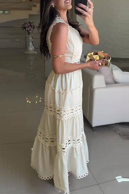 Beautifully Finished Dress in a Timeless Design