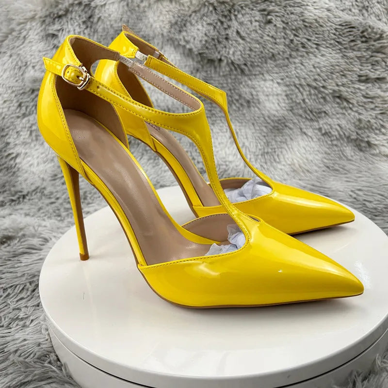 Effortlessly Elegant Shoes with a Timeless Design