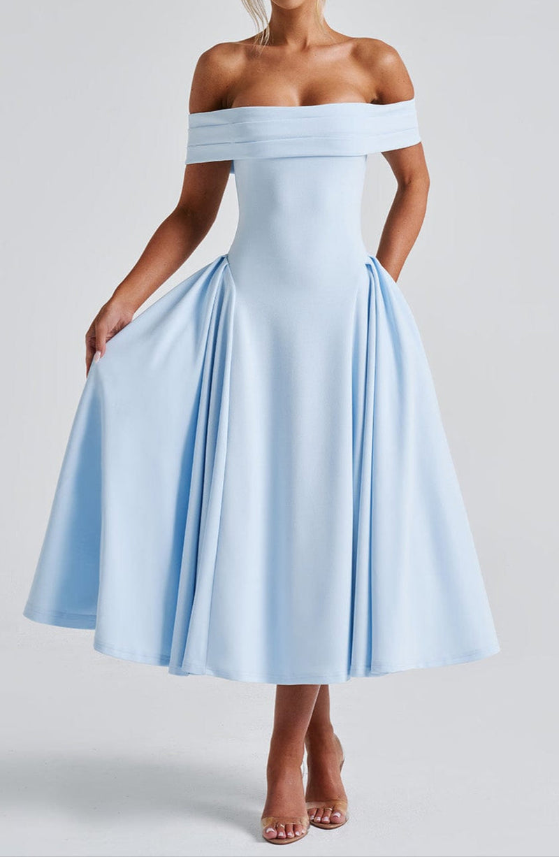 Beautifully Finished Dress in a Timeless Design