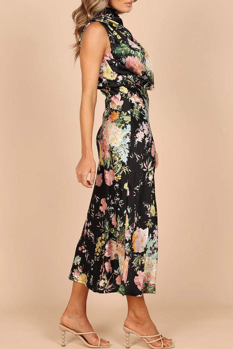 Effortlessly Elegant Garment with a Timeless Design