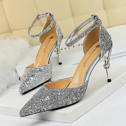 Gracefully Styled Garment for Any Occasion
