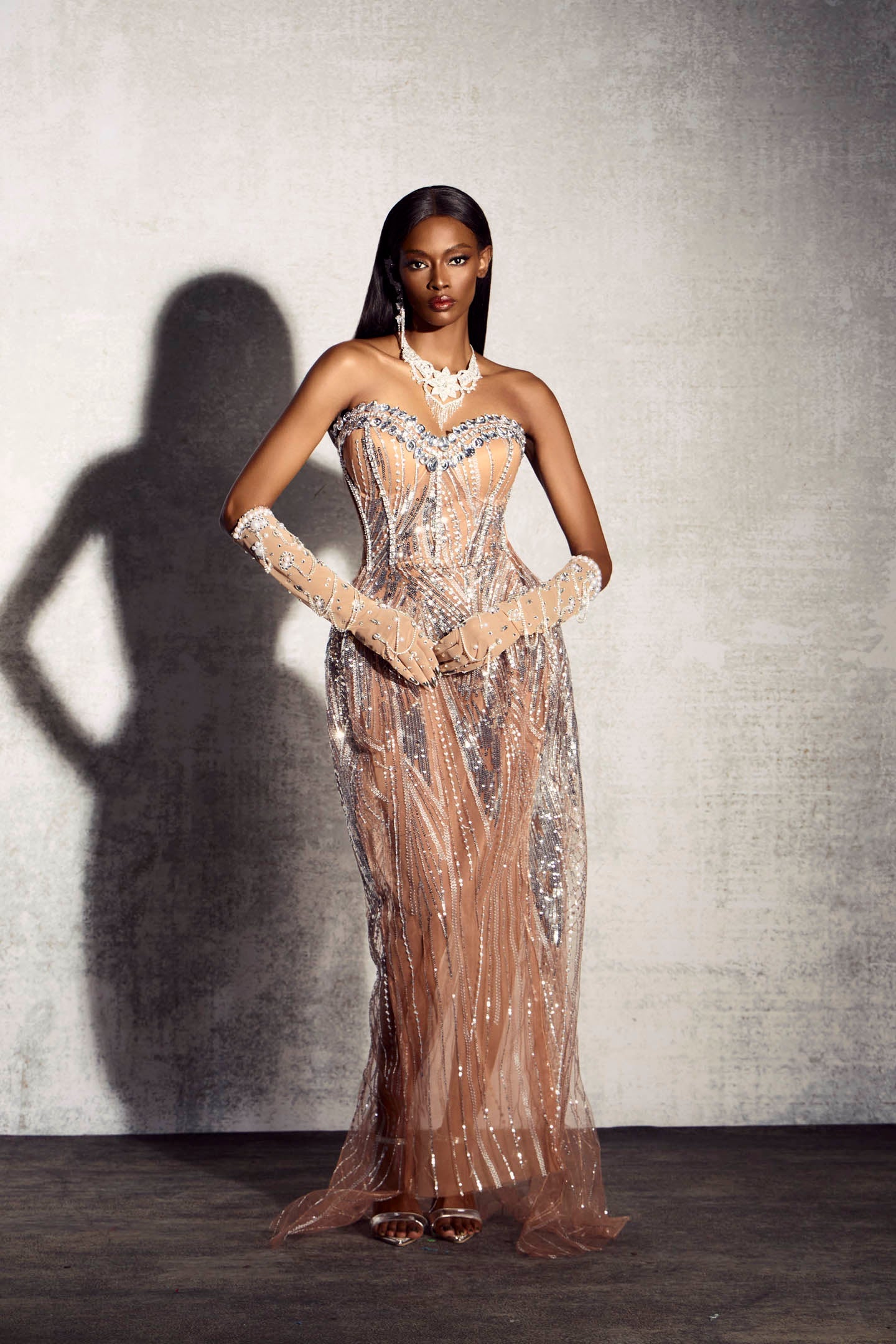 Well Tailored Dress with a Graceful Silhouette