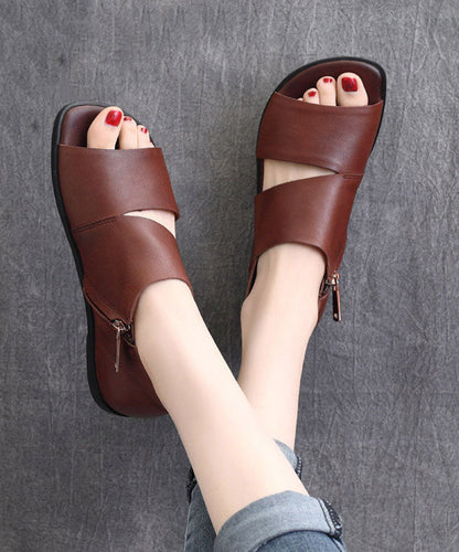 Effortlessly Elegant Sandals with a Timeless Design