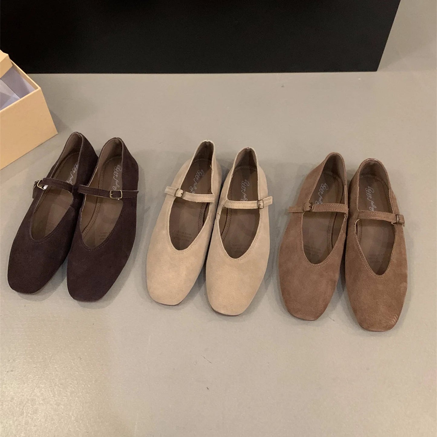 Classic Vintage Shoes with a Flattering Fit