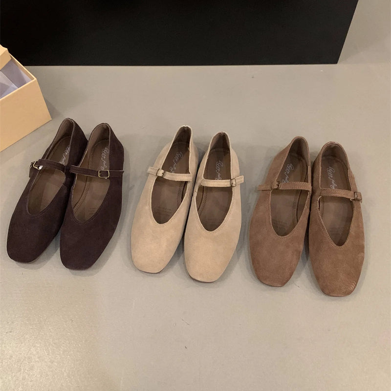 Classic Vintage Shoes with a Flattering Fit