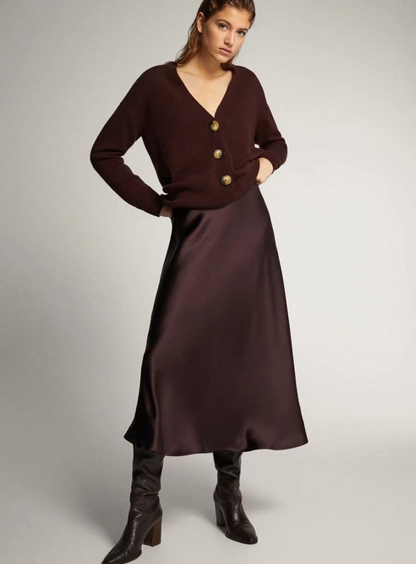 Well Tailored Garment with a Graceful Silhouette