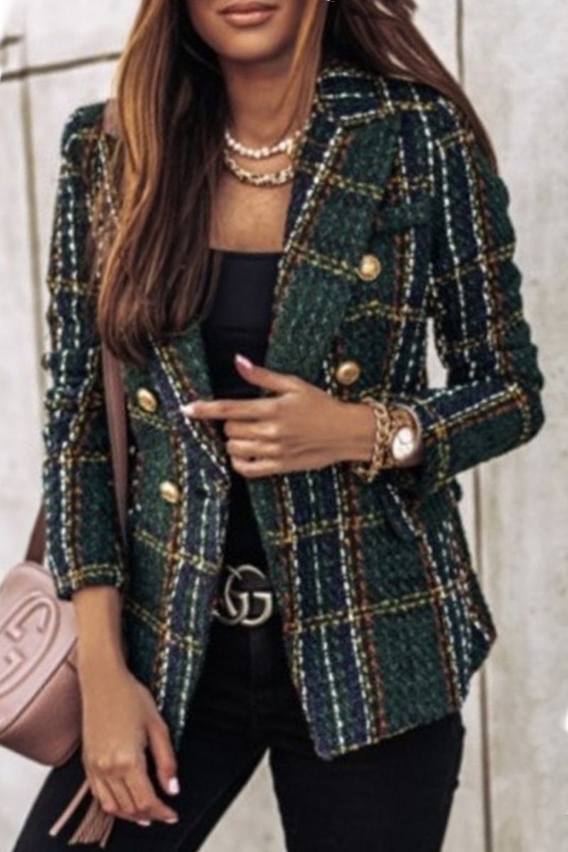 Effortlessly Elegant Garment with a Timeless Design