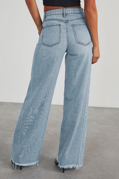 Effortlessly Elegant Garment with a Timeless Design
