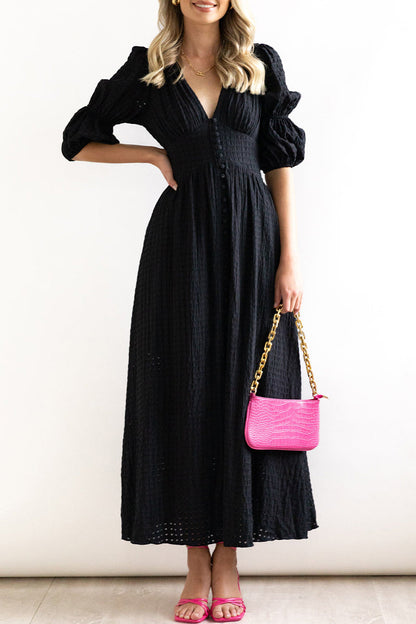 Well Tailored Dress with a Graceful Silhouette