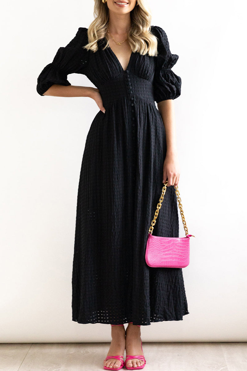 Well Tailored Dress with a Graceful Silhouette
