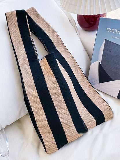 Well Tailored Bag with a Graceful Silhouette