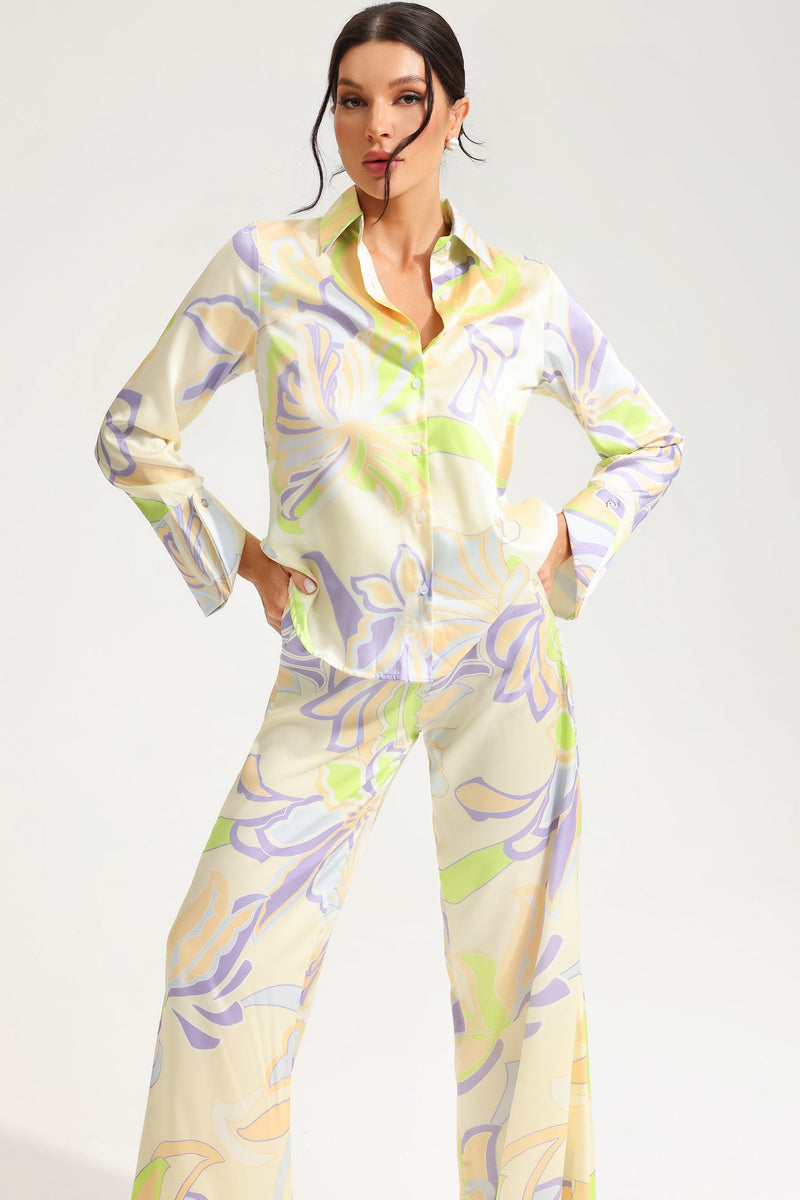 Effortlessly Elegant Garment with a Timeless Design