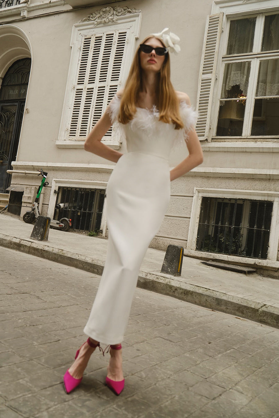 Beautifully Finished Dress in a Timeless Design