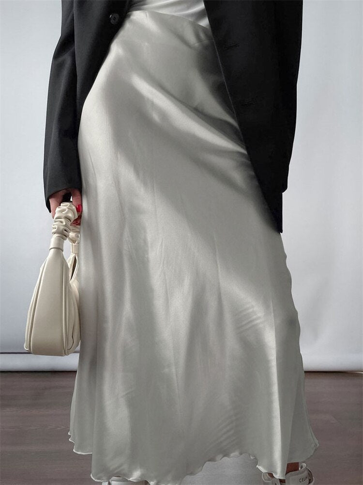 Effortlessly Elegant Garment with a Timeless Design