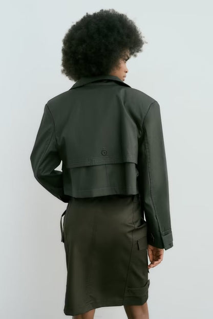 Well Tailored Jacket with a Graceful Silhouette