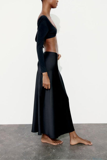 Gracefully Styled Garment for Any Occasion