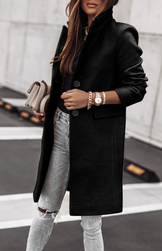 Effortlessly Elegant Coat with a Timeless Design