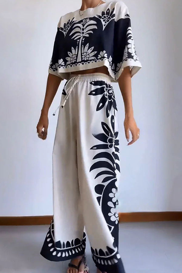Effortlessly Elegant Pants with a Timeless Design