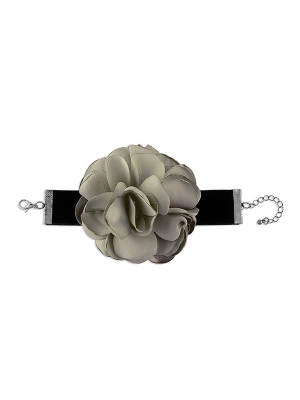 Sophisticated Garment with a Clean Classic Look