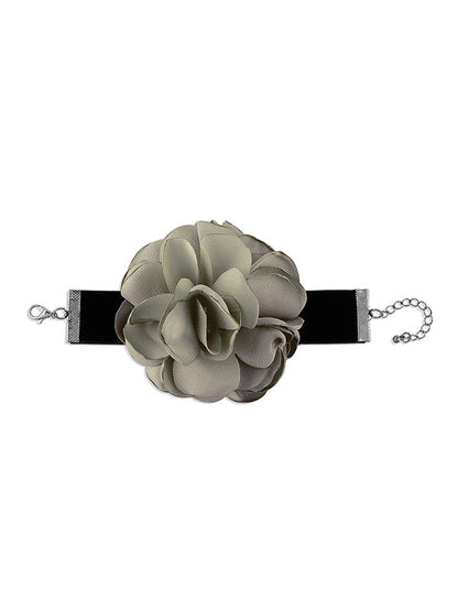 Sophisticated Garment with a Clean Classic Look