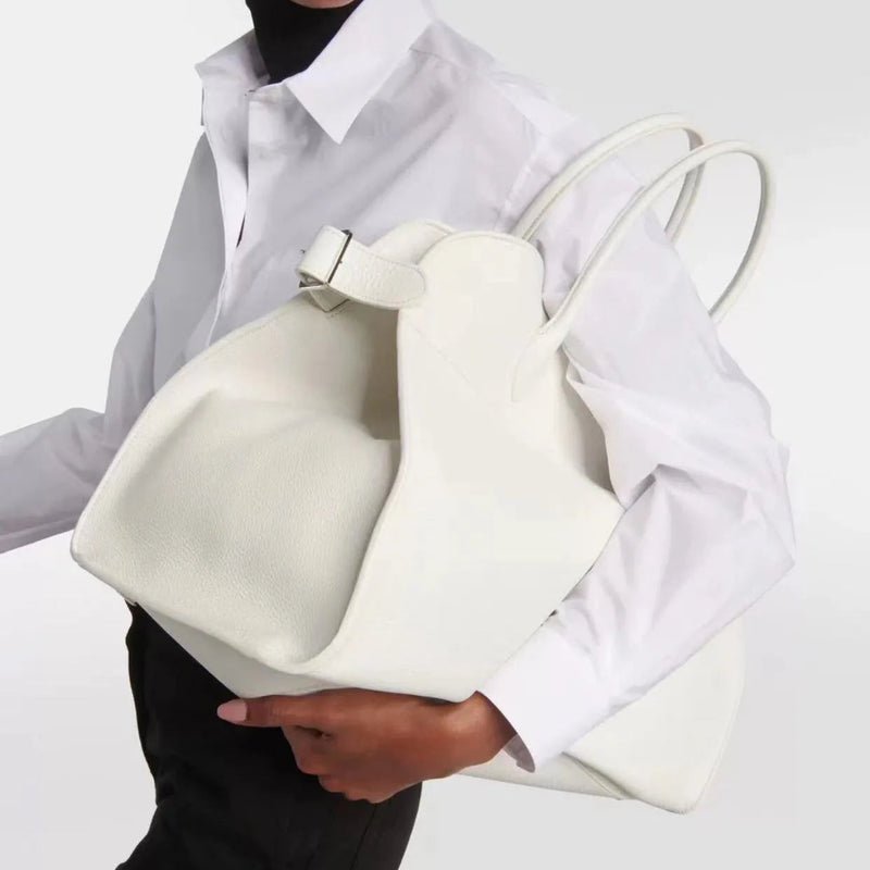 Polished Bag with an Effortless Classic Look