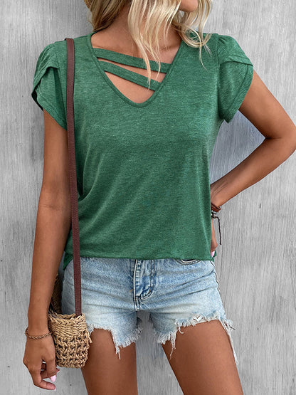 Effortlessly Elegant T-Shirt with a Timeless Design