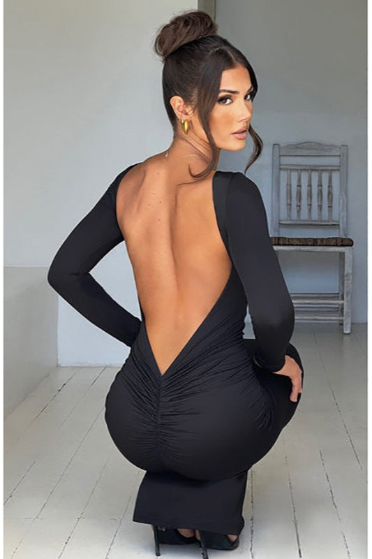 Well Tailored Dress with a Graceful Silhouette