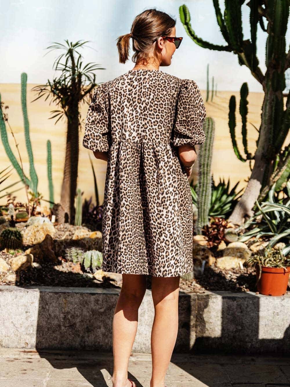 Classic Vintage Dress with a Flattering Fit