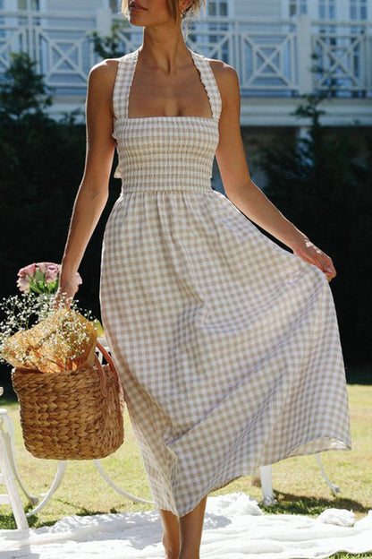 Classic Vintage Dress with a Flattering Fit