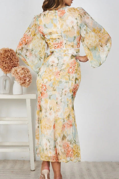 Classic Vintage Dress with a Flattering Fit