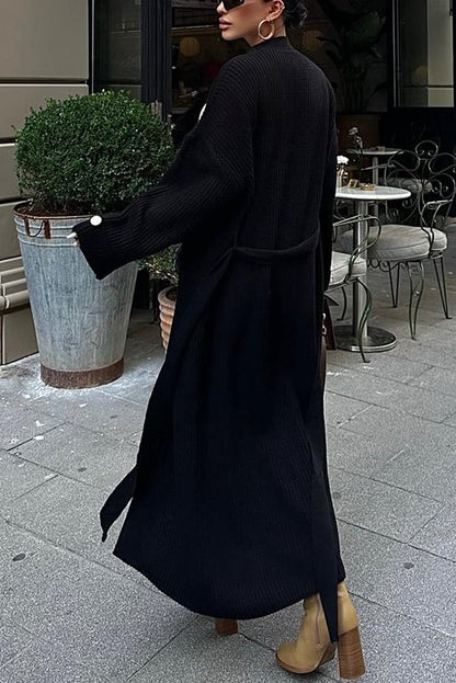Effortlessly Elegant Cardigan with a Timeless Design