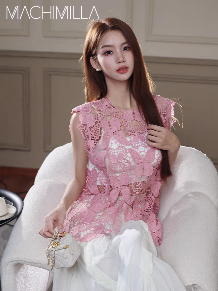 Beautifully Crafted Top in a Classic Style