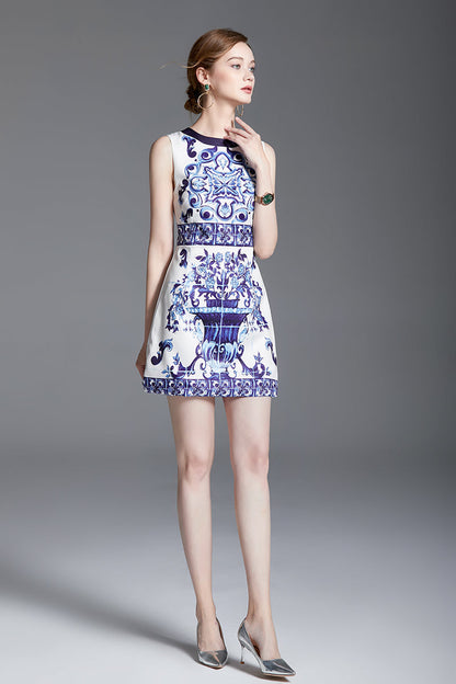Classic Vintage Dress with a Flattering Fit