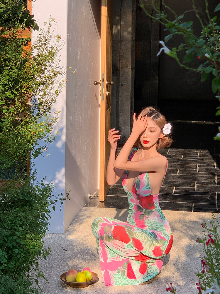 Classic Vintage & Enduringly Stylish Dress