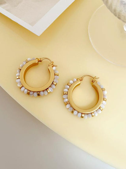 Effortlessly Elegant Garment with a Timeless Design