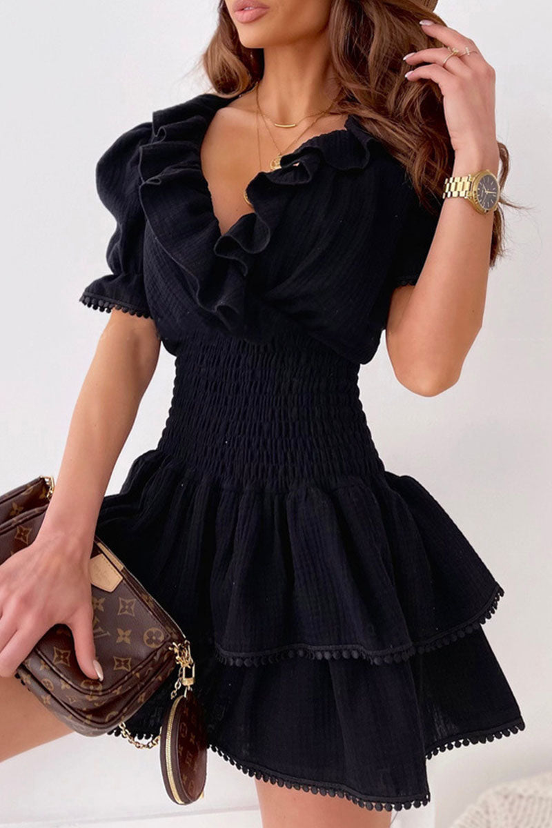 Effortlessly Elegant Dress with a Timeless Design