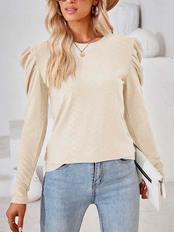 Effortlessly Elegant T-Shirt with a Timeless Design