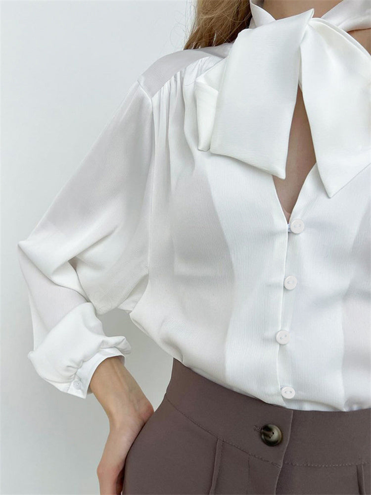 Effortlessly Elegant Blouse with a Timeless Design