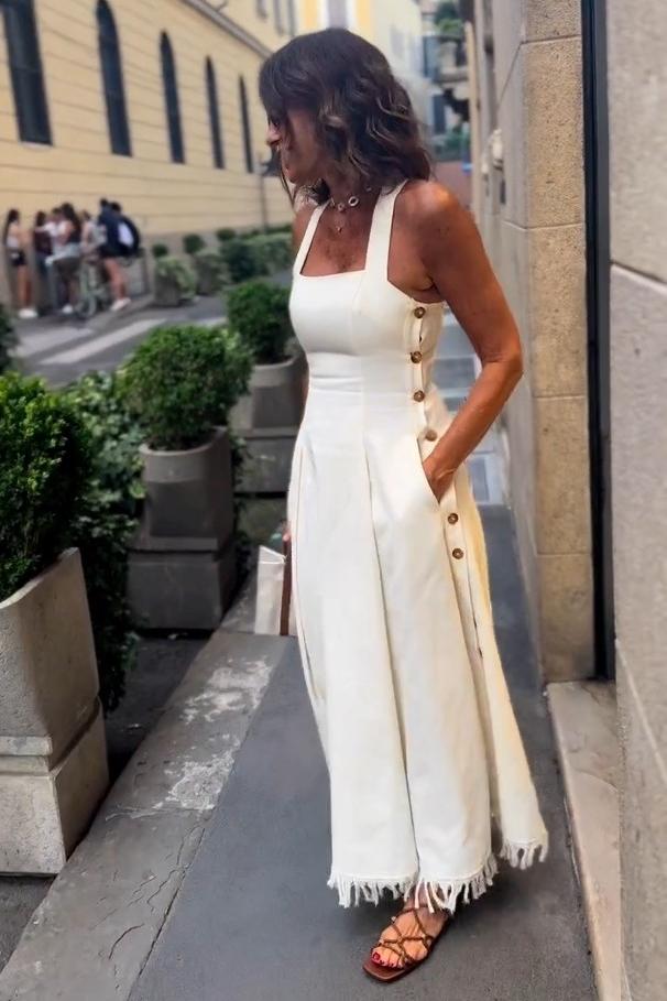 Sophisticated Dress with a Clean Classic Look